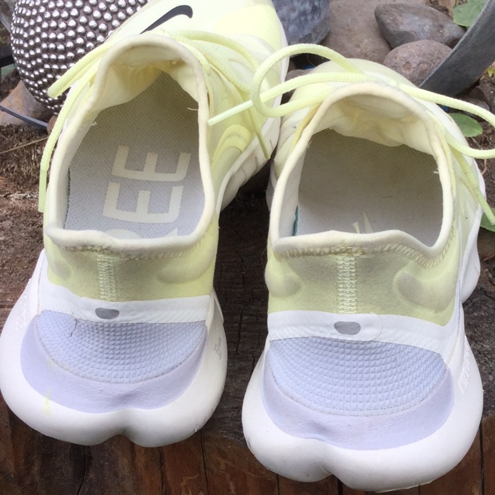 Nike free tennis shoes travel vacay lounge cabin spa resort club farmer’s market - Picture 5 of 11